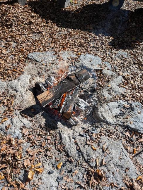 Das Feuer brennt
